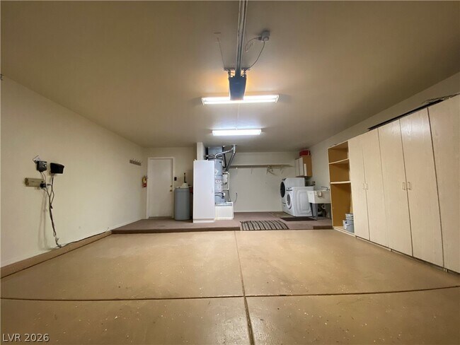 Building Photo - 2624 Breakers Creek Dr