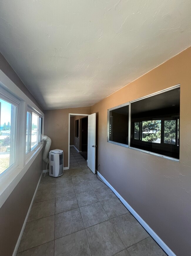 Building Photo - 3344 Sandy Way