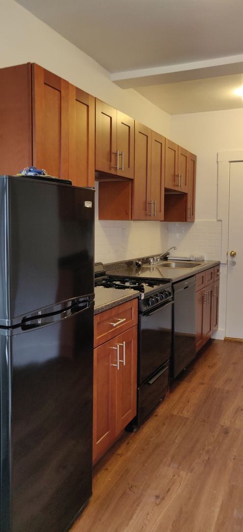 Building Photo - No Brokers Fee, No Security Deposit, Heat, Hot Water Included, Laundry on a Site