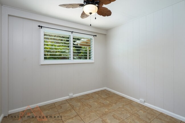 Building Photo - 1568 Kupau St