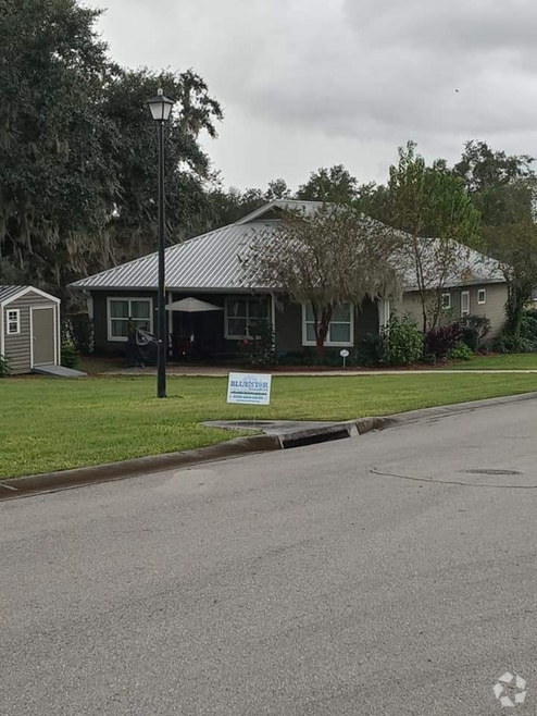 Building Photo - 172 SW Jewel Lk Dr