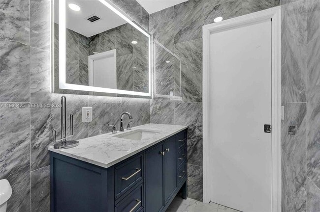 Building Photo - 860 NW 207th St