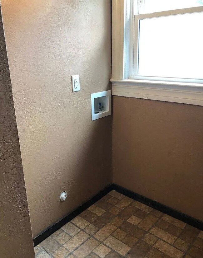 Building Photo - 1307 Spring St