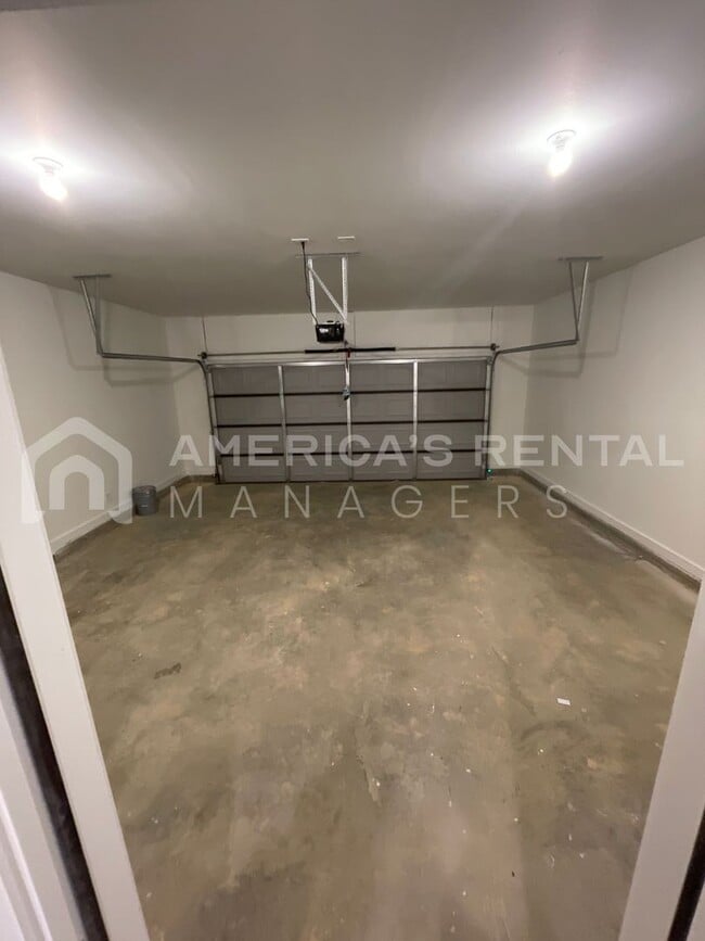 Building Photo - 2108 Ellsworth Loop Rd