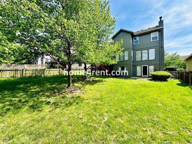 Building Photo - 8102 W 144th Pl