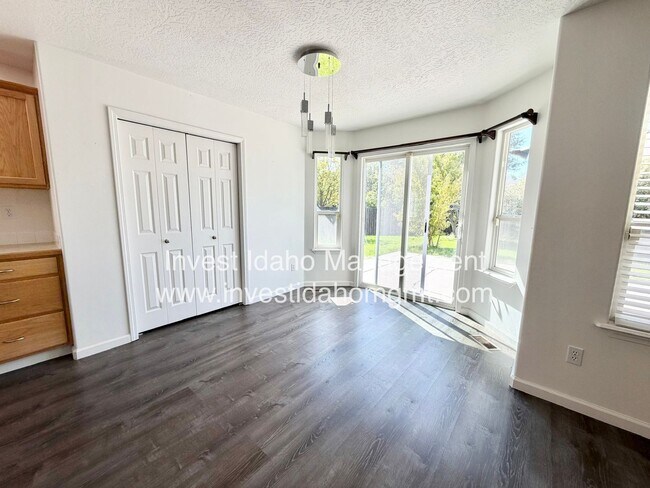 Building Photo - 17383 N Chouteau Ave