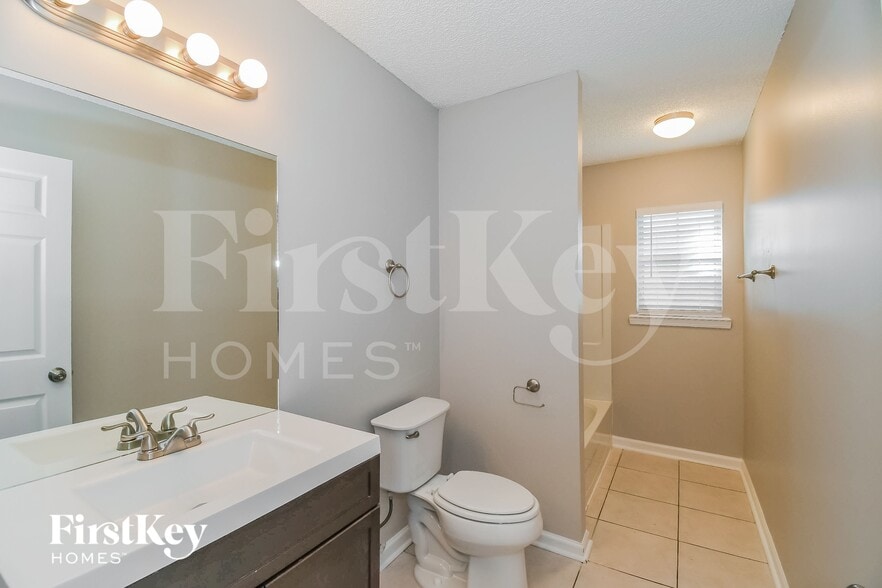 Building Photo - 12274 Stockbridge Ct N