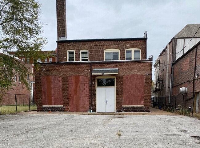 BACK OF BUILDING - 4515 Olive St