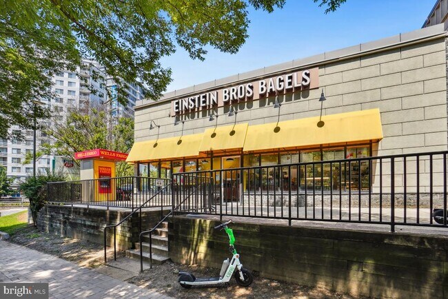 Building Photo - 7607 Eastern Ave NW