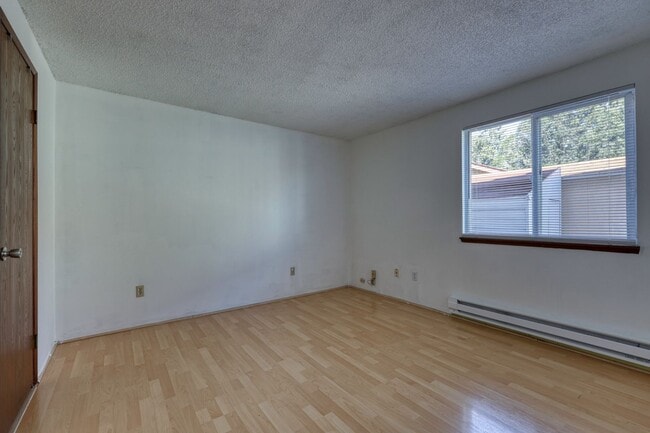Building Photo - Cozy Lacey Rambler - Move-In Ready now! 3 bed 1 bath patio home - North Thurston S.D.