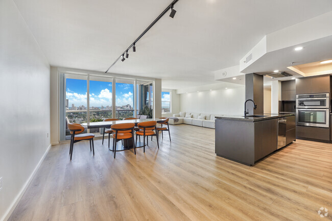 Building Photo - 1800 Sunset Harbour Dr