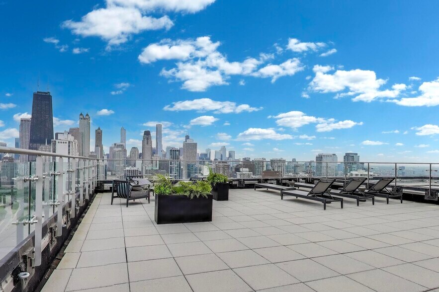Building Photo - 1440 N Lake Shore Dr