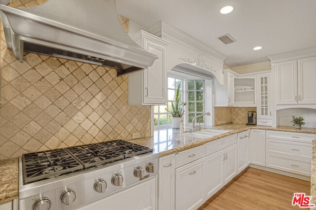 Building Photo - 3690 Crownridge Dr