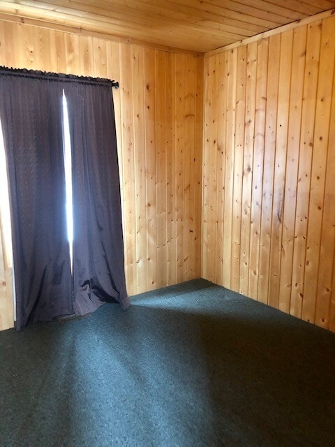 Building Photo - 3 Bedroom Plus loft, 1-3/4 Bathrooms Home in Brainerd, MN on Lake Hartley