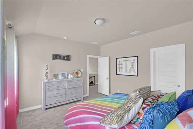 Building Photo - 1901 Crestwood Ln