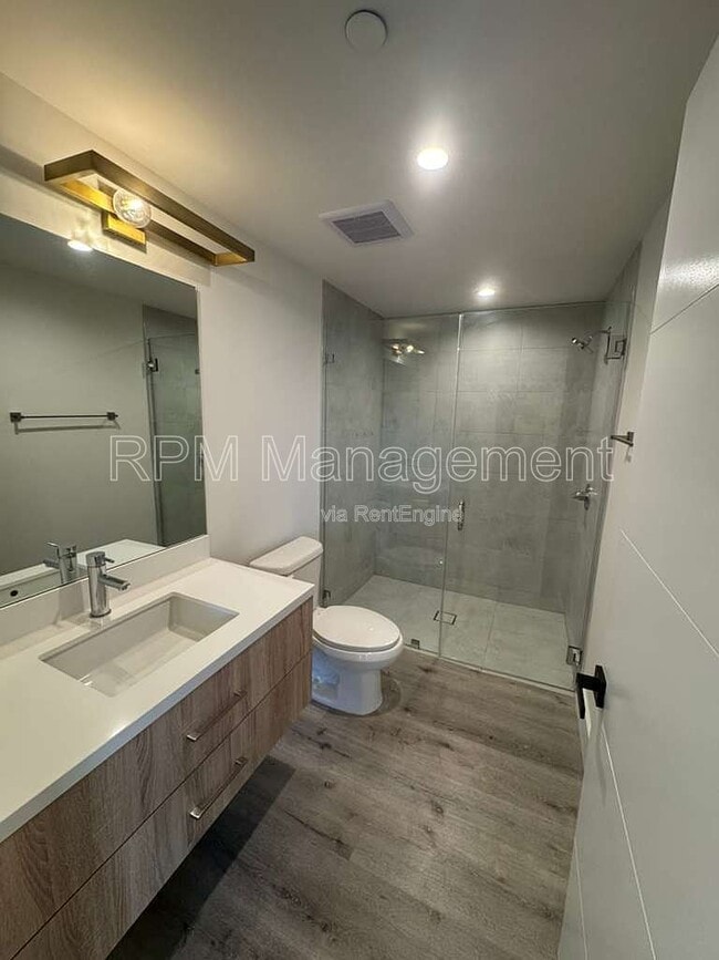 Building Photo - 5923 Laurel Canyon Blvd