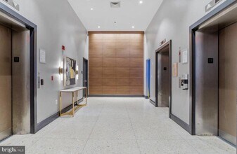 Building Photo - 201 N 8th St