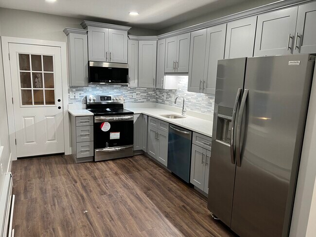 Primary Photo - 10 Klebart Ave