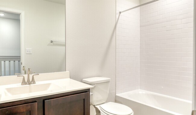 Building Photo - 399 Magnolia Ln