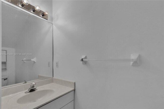 Building Photo - 9193 Fontainebleau Blvd