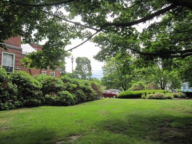 Building Photo - 147 Rawson Rd