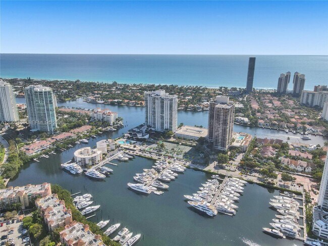 Building Photo - 19667 Turnberry Way