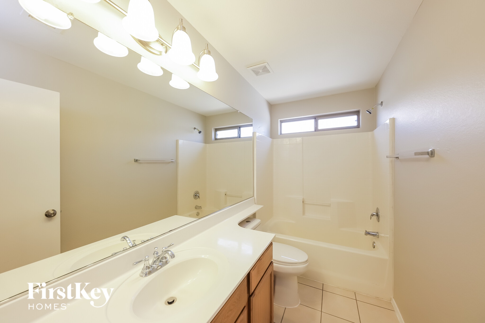 Building Photo - 8812 W Manzanita Dr