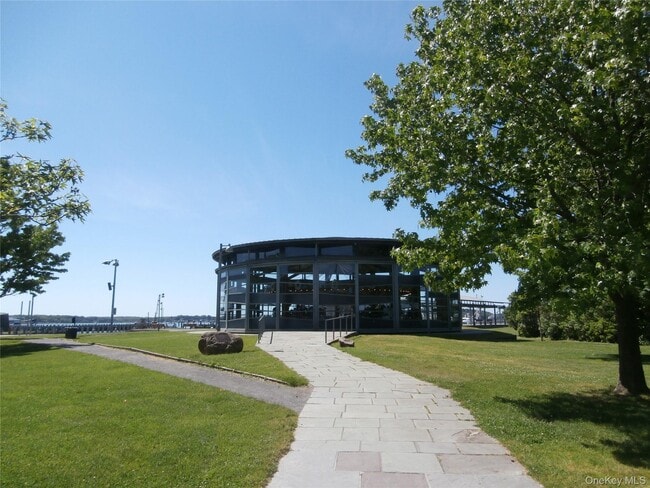 Building Photo - 1000 9th St