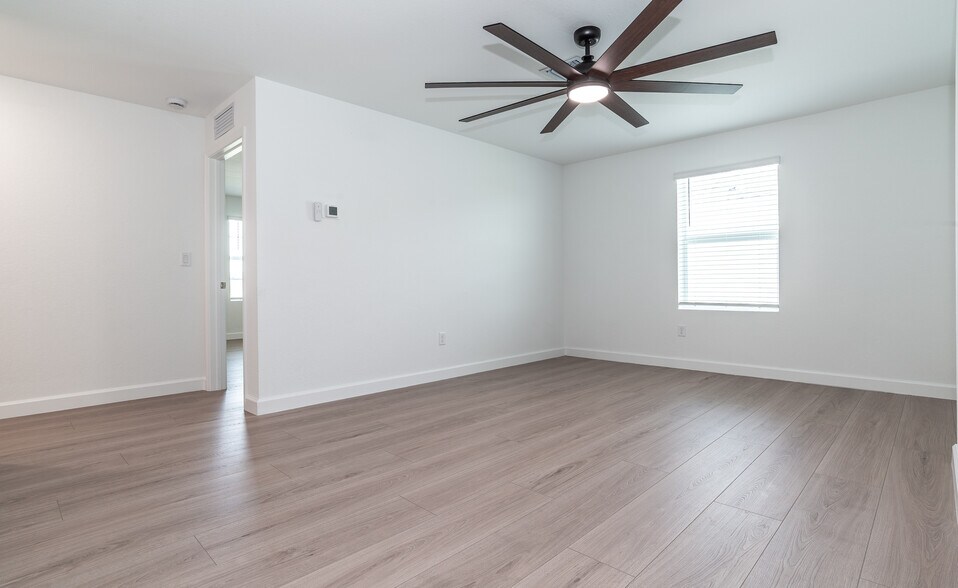 Building Photo - 6378 NW Windwood Way