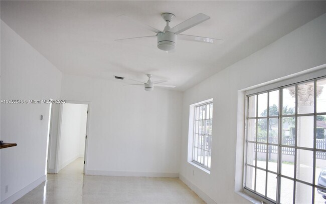 Building Photo - 1145 SW 74th Ct