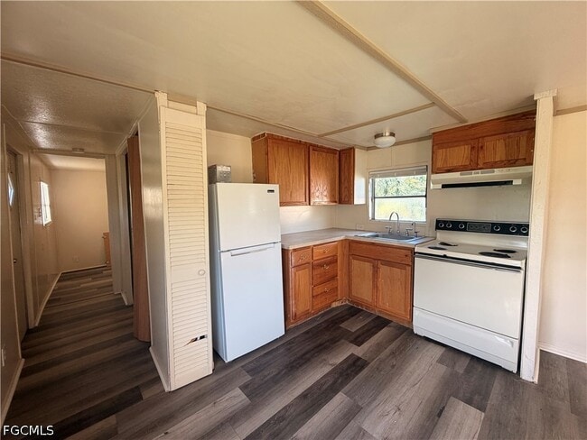 Building Photo - 7838 Ebson Dr