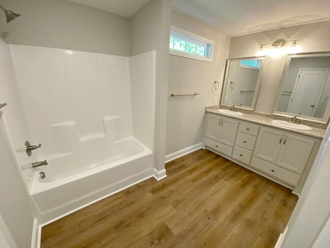 Building Photo - $500 Move-in Discount! Modern 4-Bedroom Home with Fenced Yard Near Moody AFB