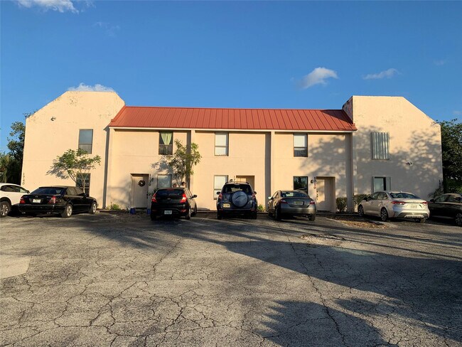 Building Photo - 1700 NW 4th Ave