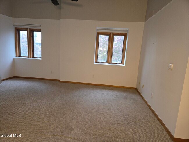 Building Photo - 222 S Ten Broeck St