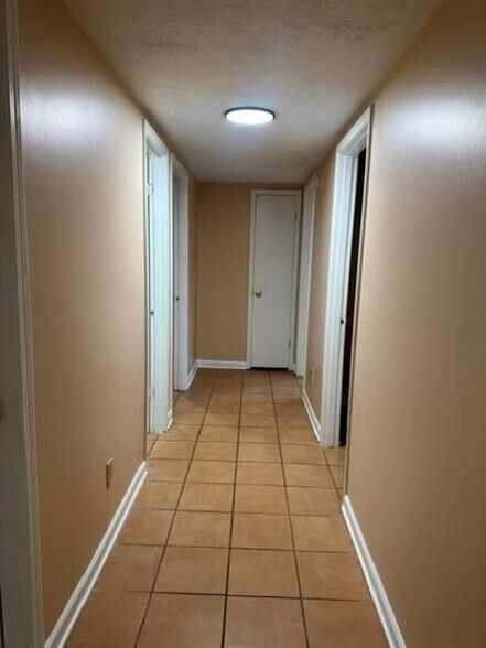 Building Photo - 3970 Terrace Dr