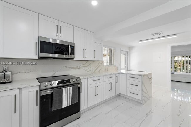 Building Photo - 2531 Key Largo Ln