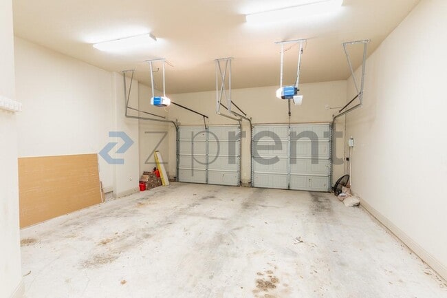 Building Photo - 300 Jack Ryan Ln