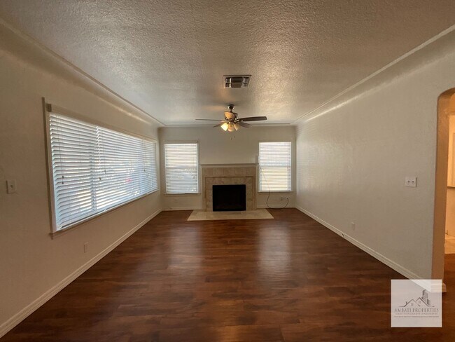 Building Photo - 3074 E Terrace Ave