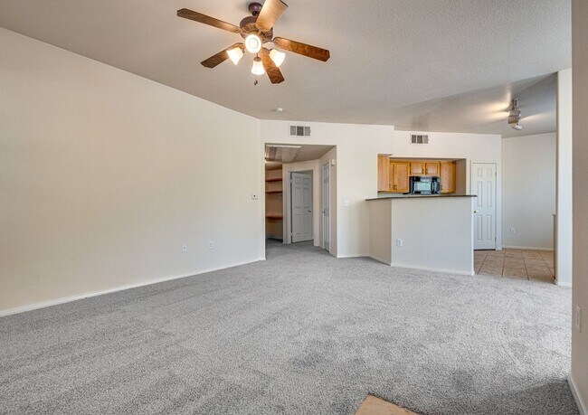 Building Photo - 2 bedroom - 2 Bath - 2 car Garage - Gated ...