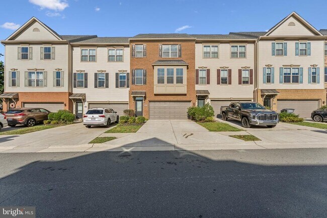 Building Photo - 43422 Robey Sq