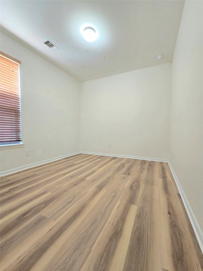 Building Photo - 22526 Belmont Cove Ln