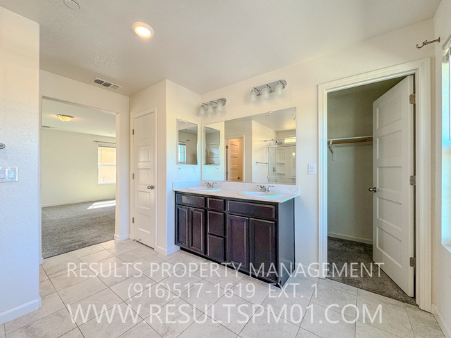 Building Photo - Beautiful Natomas 4 Bedroom Home w Loft