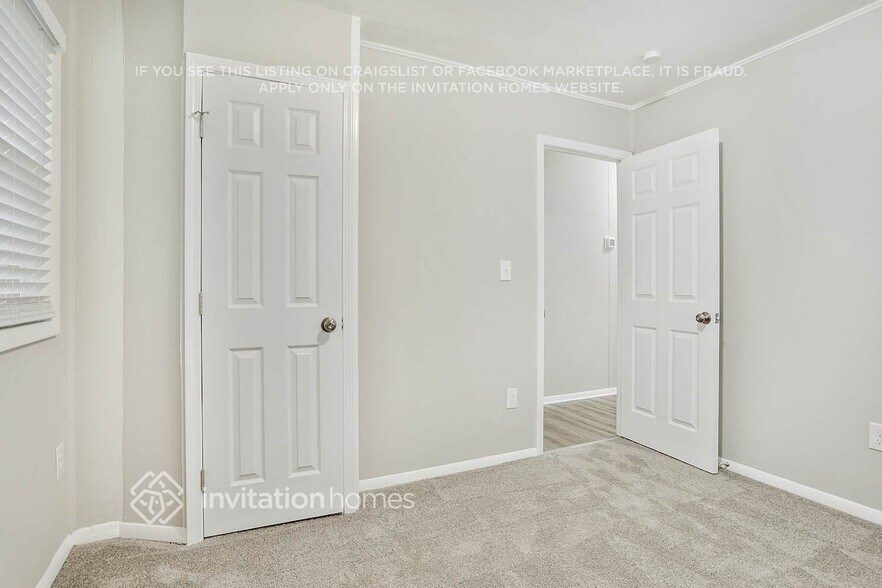 Building Photo - 1941 Bandera Dr