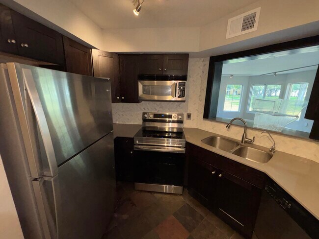 Building Photo - 2371 NW 33rd St