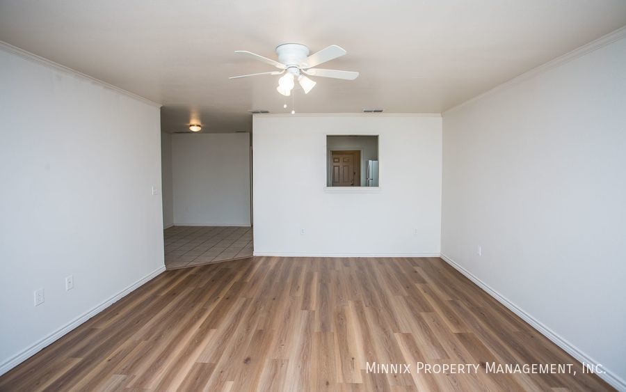 Building Photo - 908 N Belmont Ave