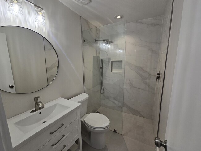 Building Photo - Newly remodeled 2-bed, 2-bath Villa in Whisper Walk 55+ community in West Boca.