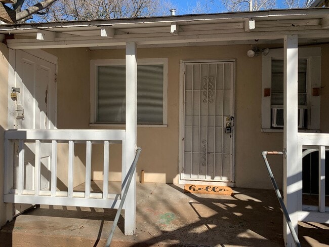 Building Photo - Charming 3-Bedroom Home for Rent - Please review the property available date as it may be availab...