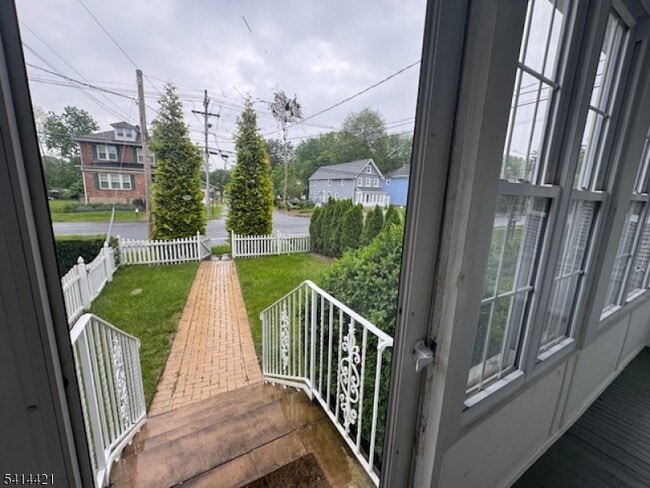 Building Photo - 389 South St