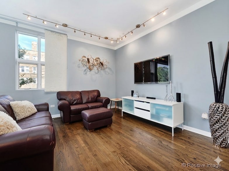 Living area (connected to dining) - 2065 N Kedzie Ave