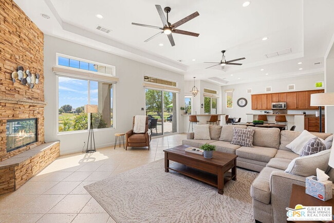 Building Photo - 88 Vía Las Flores